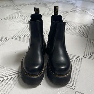 2976 Smooth Leather Platform Chelsea Boots